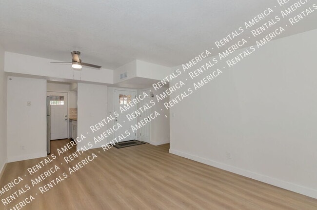 Photo - 1816 E Iowa St
