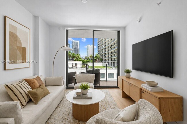 Building Photo - 90 NE 32nd St Unit 710