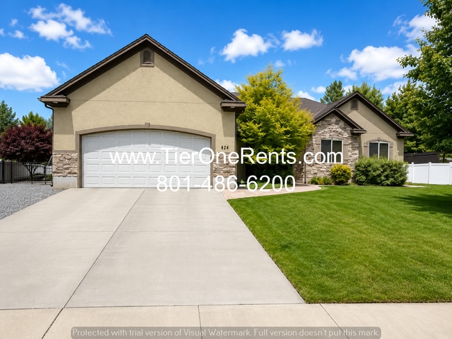 Building Photo - NO DEPOSIT option for qualified renters!