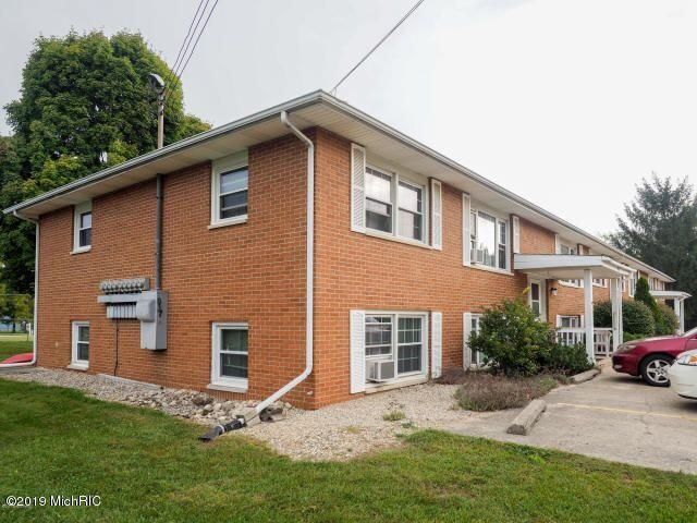 Building Photo - East Main Unit 915-7