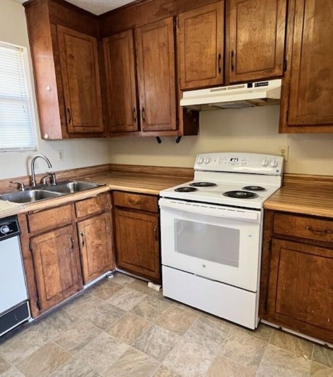 Photo - 103 Teakwood Dr