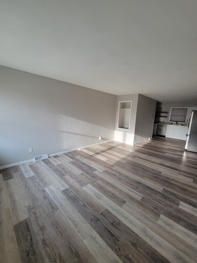 Photo - 2239 N Huron Dr