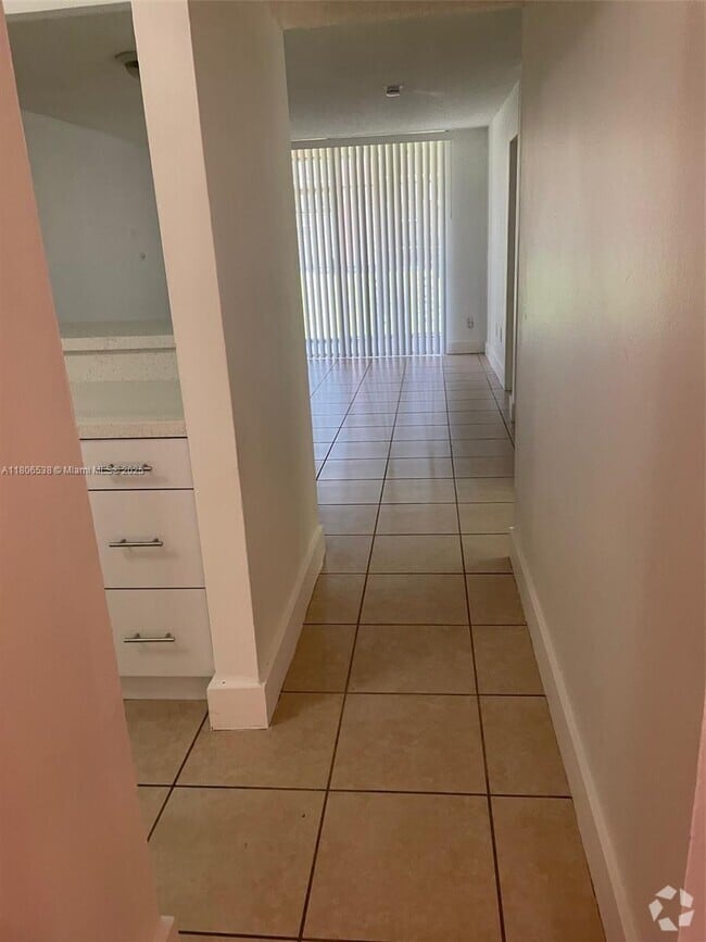Building Photo - 19825 SW 114th Ave Unit 124-5 Rental