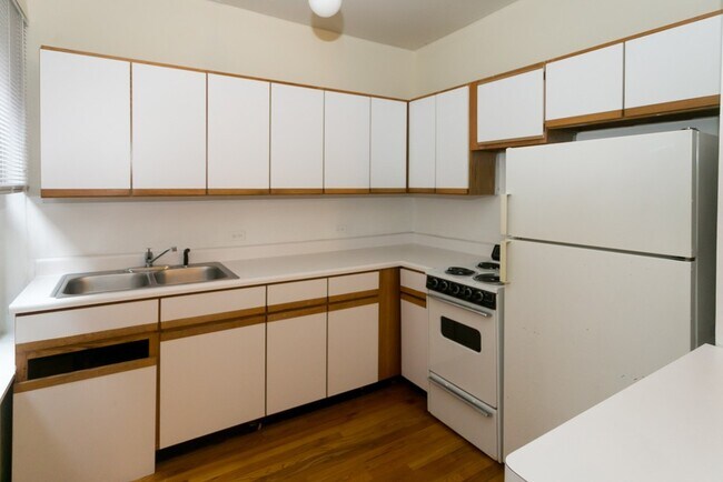 653 W Barry Ave Unit 602