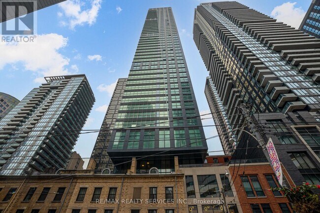 Photo - 327 King St W Unit 4106