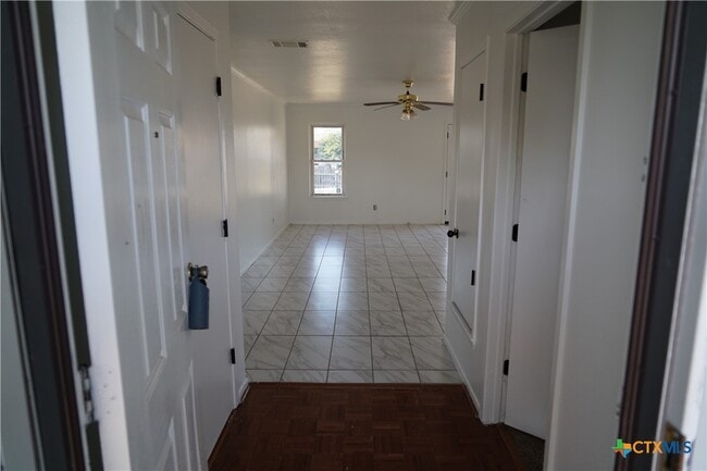 Building Photo - 401 James Loop Rental