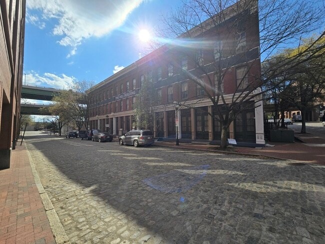 Building Photo - 114 Virginia St Unit 114