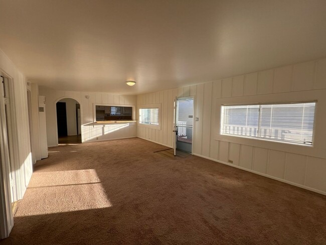 Photo - 486 Trinidad St