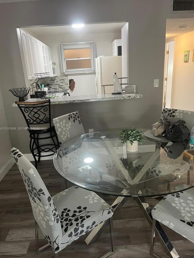 Photo - 1150 Collins Ave Unit 204