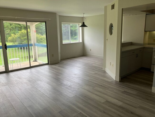 Building Photo - 2 bedroom 2.5 bathroom in Calabash Unit 8 Rental