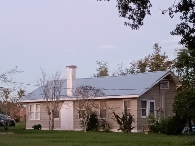 Photo - 308 W Smith Ave