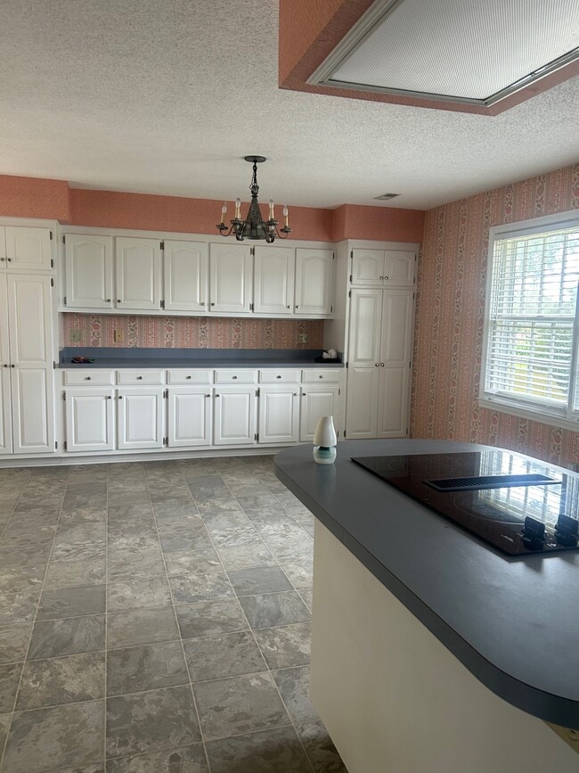 Photo - 4560 Smith Rd