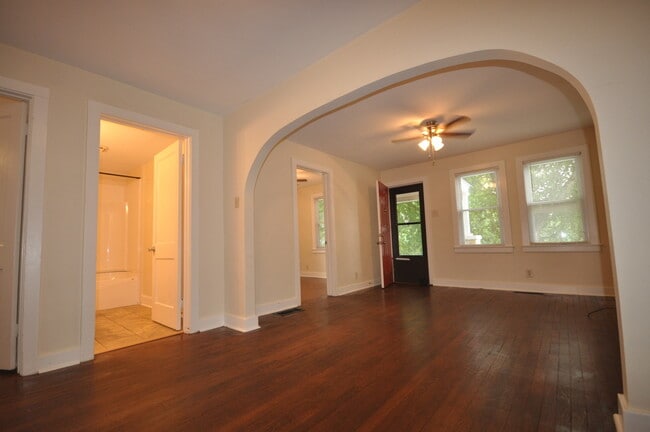 Photo - Apollo-Pre-Leasing Now for the Fall Semest...