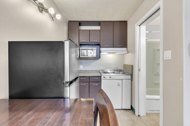 Photo - 10415 99 Ave Unit 109