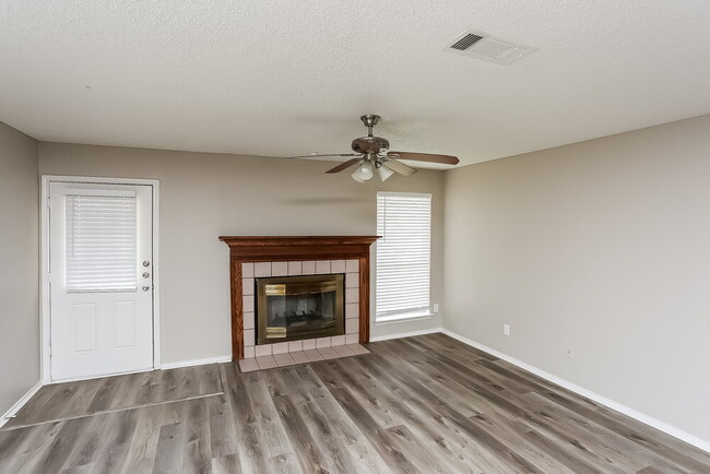 Photo - 4813 Cable Dr