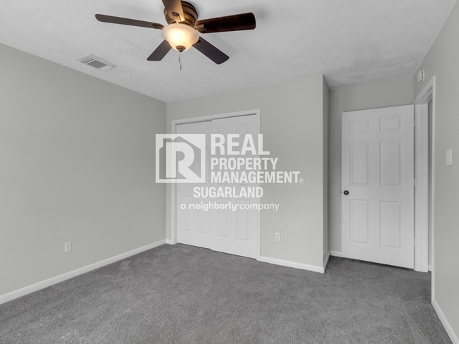 Photo - Executive Living in the Heart of Sugar Land