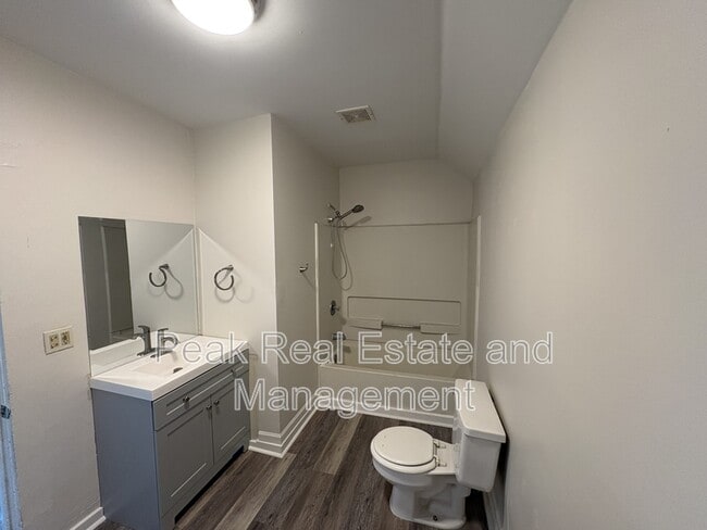 Photo - 744 Oakland Ave SW