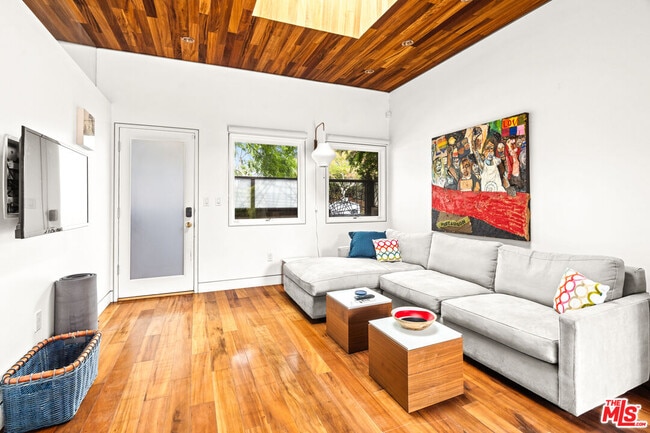 Photo - 522 Rialto Ave