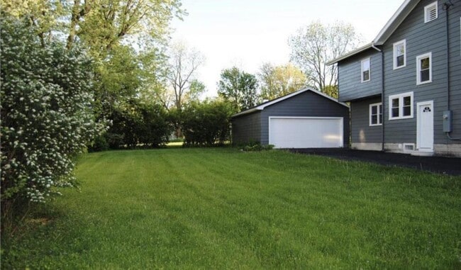 Photo - 209 E Hobart Ave