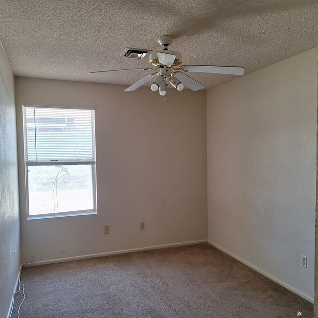 Photo - 1430 W Hillside Pl