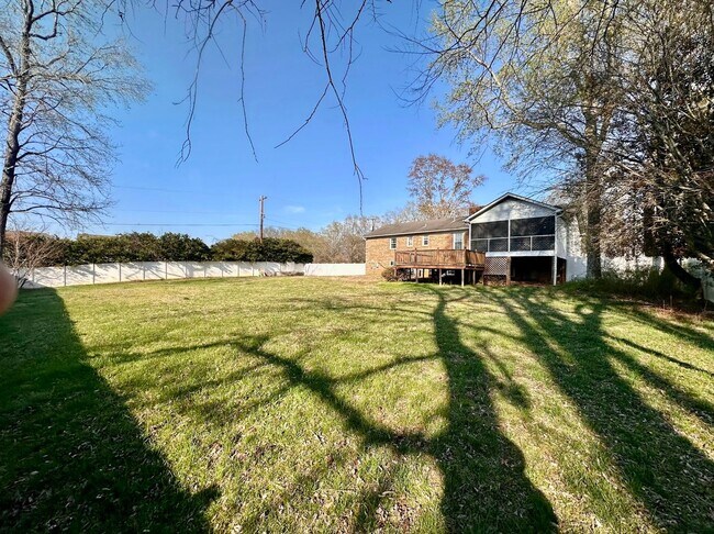 Photo - Beautiful 3-bedroom, 2.5-bath home in Clemmons