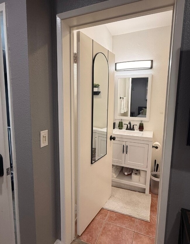 Photo - 2240 N Legion Dr Unidad 207