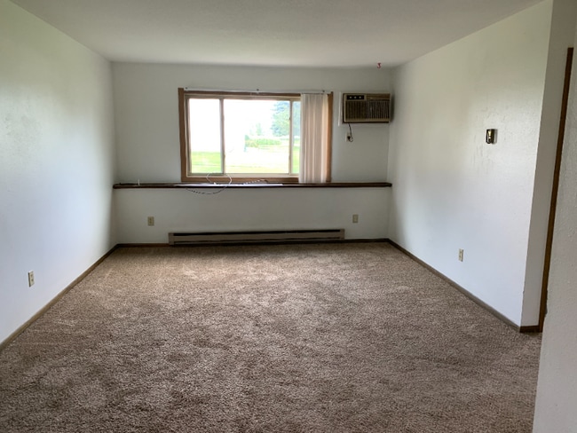 Photo - 154 Viking Cir Unit 103