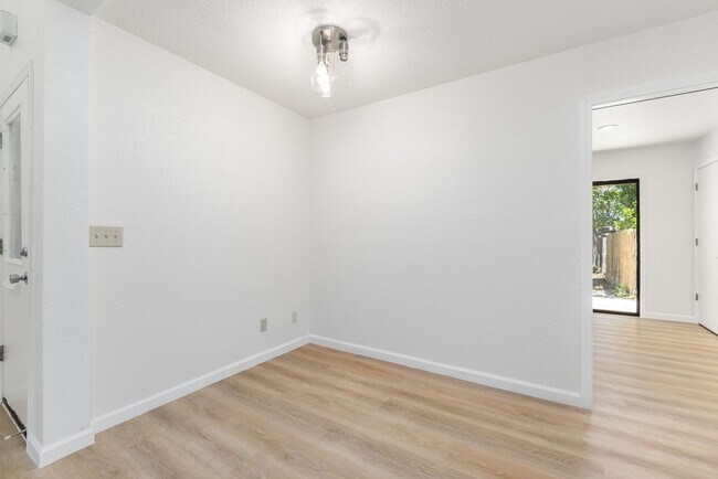 Photo - 1211 Lincoln Ave Unit 1211 Lincoln Ave #B -LU-