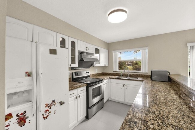 4295 Coral Springs Dr