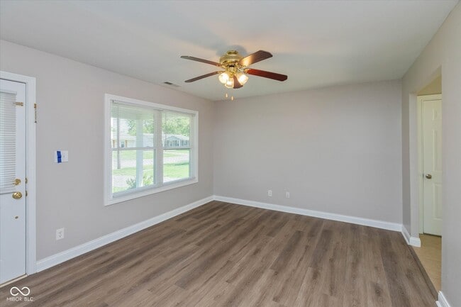 Photo - 1548 Churchill Rd