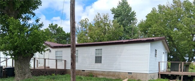 Building Photo - 910 Sands Rd