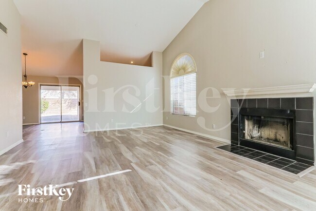 Photo - 1380 W Gary Dr