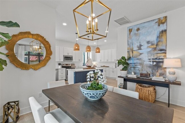 Photo - 218 Park Lake St