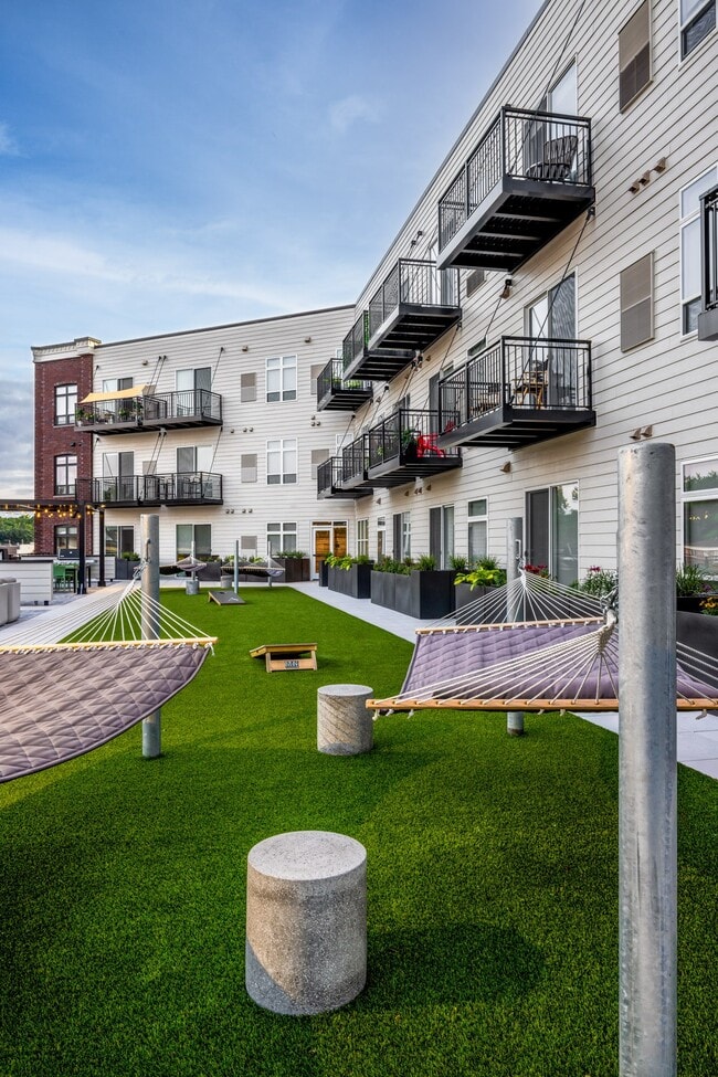 Photo - Article No. 7