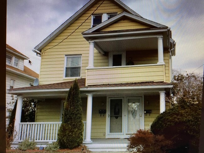 Building Photo - 5 Gardners Ln Unit 1