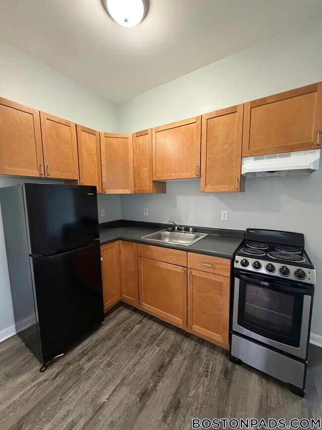 60 Franklin St Unit 404