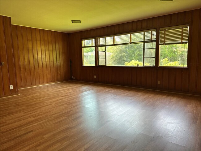 Photo - 5210 Stuyvesant Ln