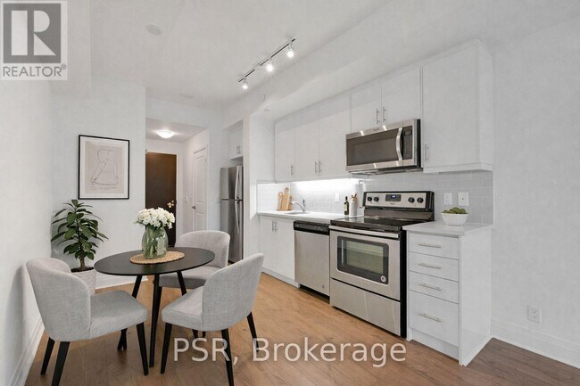 Photo - 17 Zorra St Unité 1011