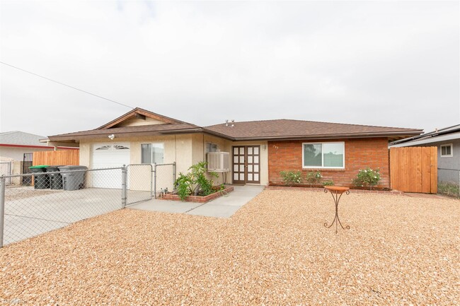 3 br, 1.5 bath House - 735 South Gilbert S... - 3 br, 1.5 bath House - 735 South Gilbert S...