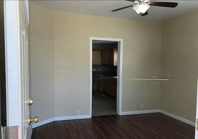 Photo - 1411 E Orman Ave