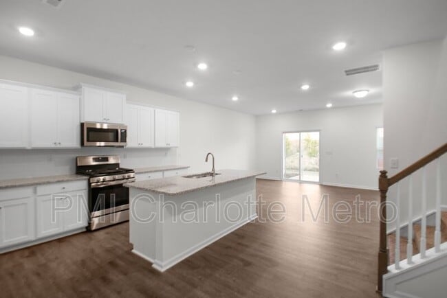 Photo - 2808 Trinity St