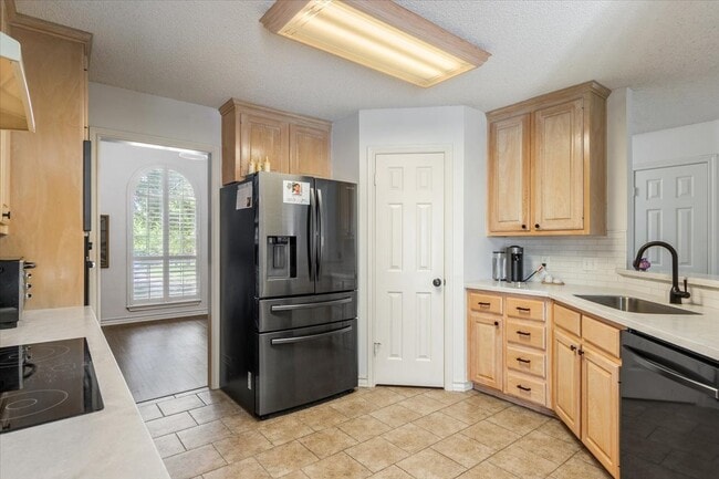 Photo - 40 Sugar Creek Pl