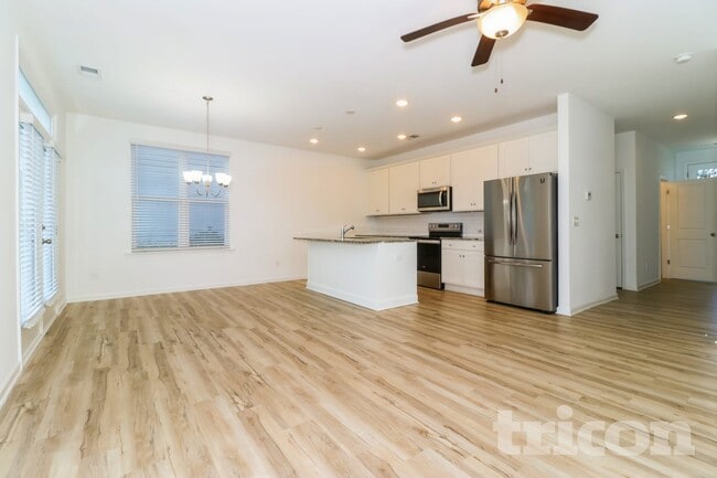 Photo - 2005 Rosemary Park Ln