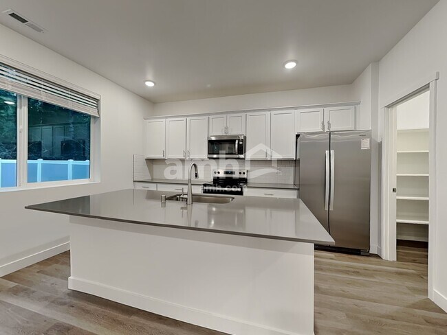 Photo - 7722 Brenden St SW