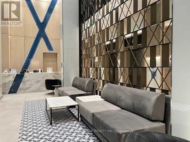 Photo - 77 Mutual St Unit 403