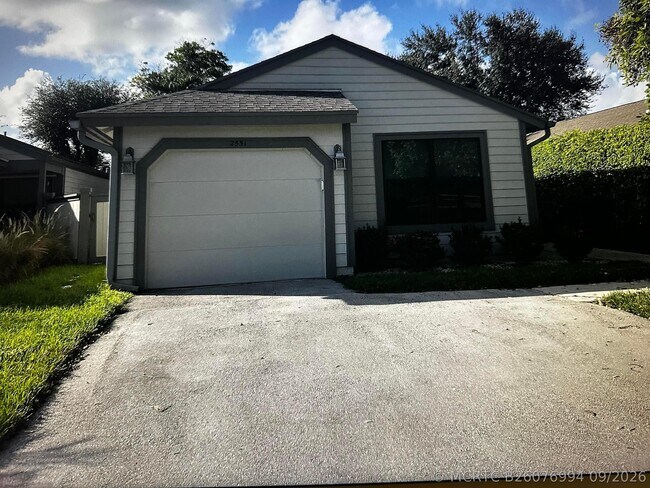 2551 Bedford Mews Dr