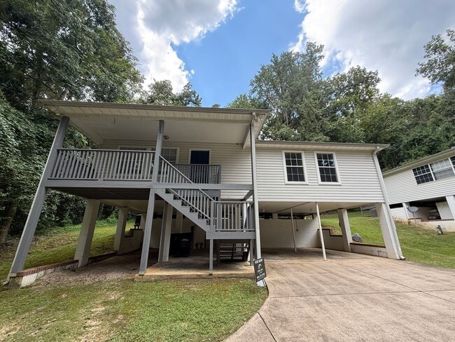 Building Photo - Great Home Off Meridian Road