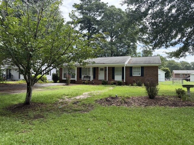 Photo - 3710 Robinson St