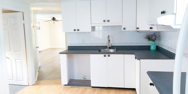 Photo - 240 Rue Jogues Unit 240a