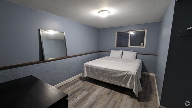 Building Photo - 163 Gifford Ave Unit D Rental